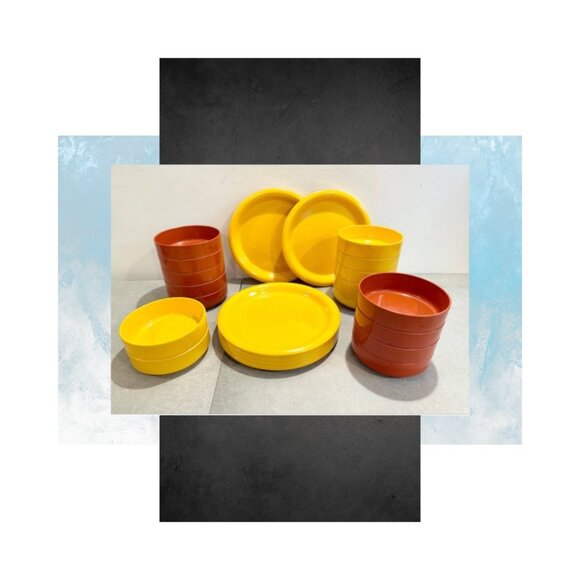 Vintage Ingrid Ltd Chicago Melamine Dinnerware Set - Picture 1 of 9